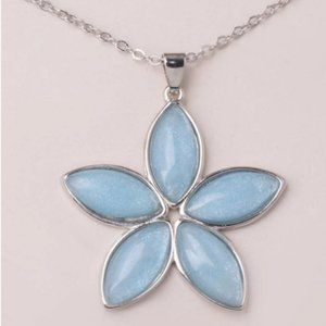3/30 Baby Blue Flower Necklace